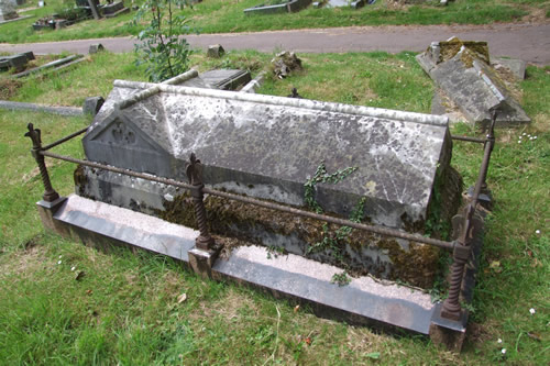 The chest tombs of Robert Wollett and his brother Thomas