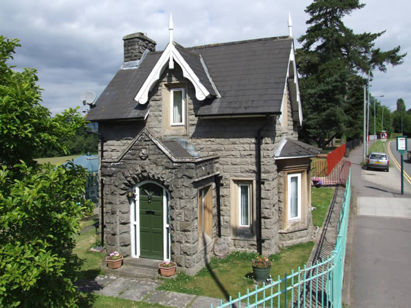 North Lodge, Malpas Court