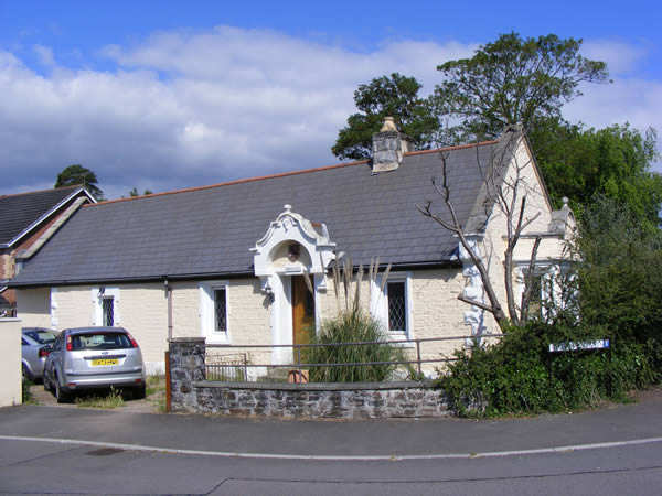 South Lodge, Malpas Court