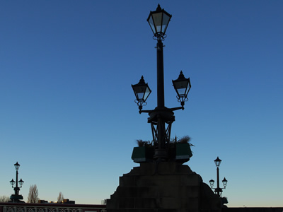 The lamp standards on Newport Town Bridge are based on ancient Greek tripods and the weight of each is 6 cwt.