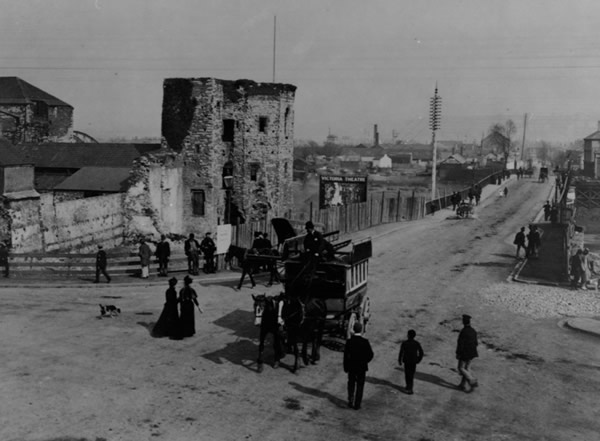 A photograph of the bridge showing western end, after the dip had been levelled in 1893