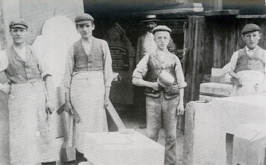 The previous generation of stonemasons - Edgar Thomas, Les Thomas' father on extreme right
