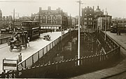 Old bridge and temporary bridge prior to construction of the new bridge across the Usk in Newport 1927