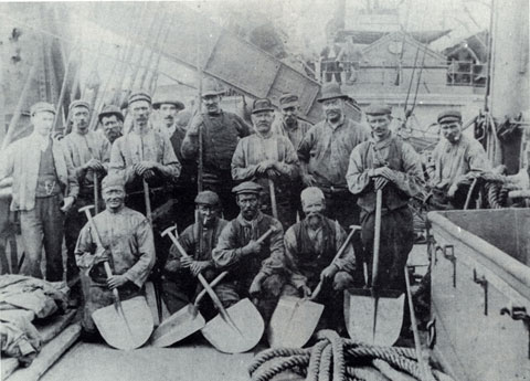 Newport coal trimmers in the early 20th century.[19]