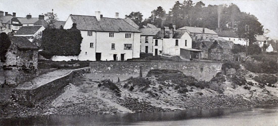 The quayside and slipway at Caerleon, c1910. Photo by William Henry Thomas.